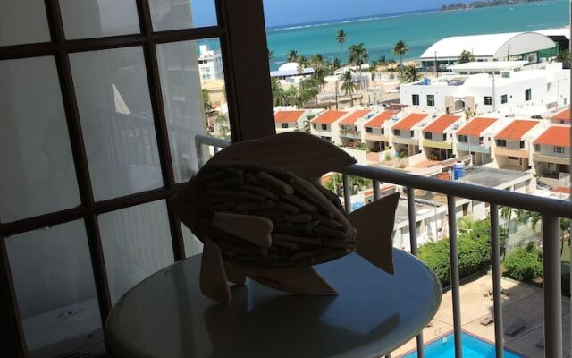 Isla Verde by the Sea Apartment