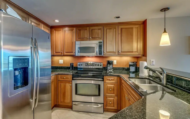 Mar Vista Grande by Condo-World