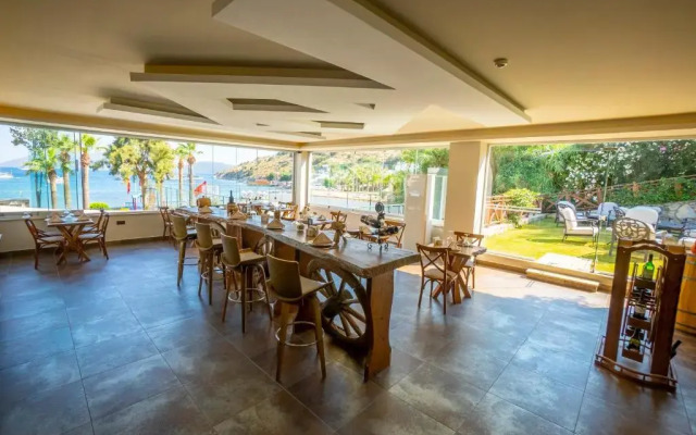 Azka Restaurant