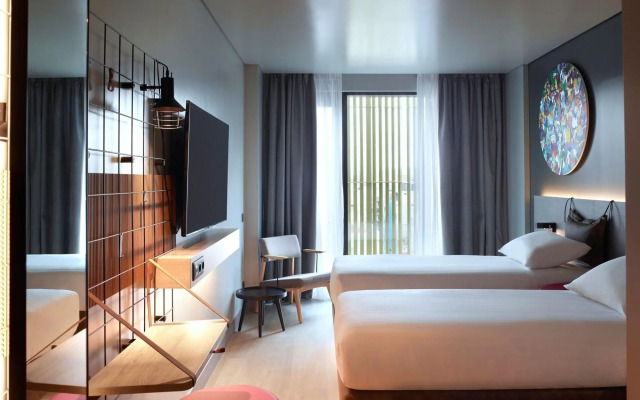 Moxy Athens City