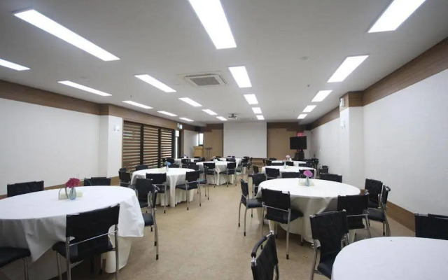 Jeju Bunker Hotel & Resort