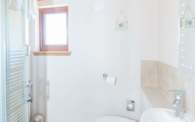 Barn Lodge With Hot Tub Near Cupar, Fife