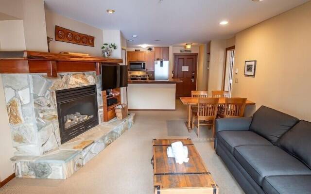 Snow Creek Lodge by Fernie Lodging Co