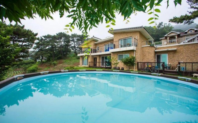 Ganghwado Ari House Pension