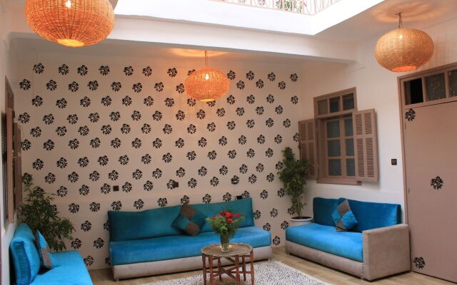 Corner Hostel Marrakech - Adults Only