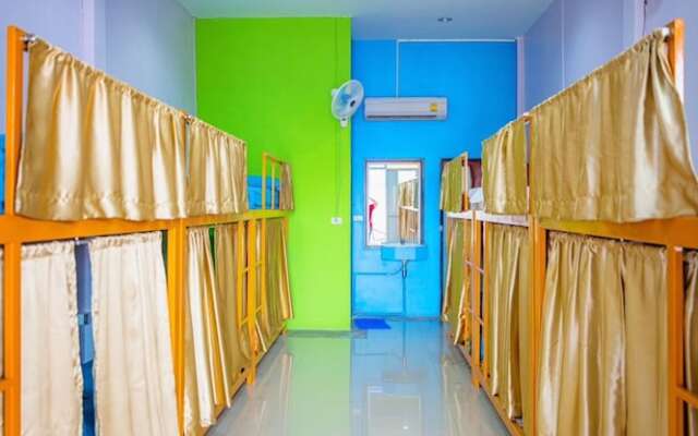 Railway Hostel - Adults Only