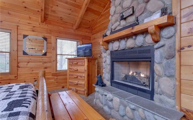 Bear Paws - Two Bedroom Cabin