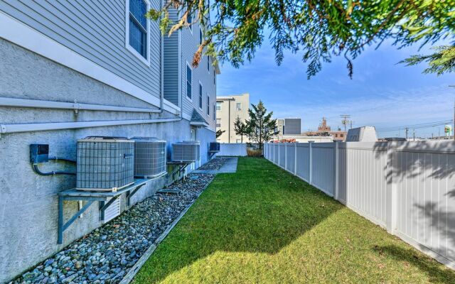 Wildwood Condo: Walk to Beach + Water Parks!