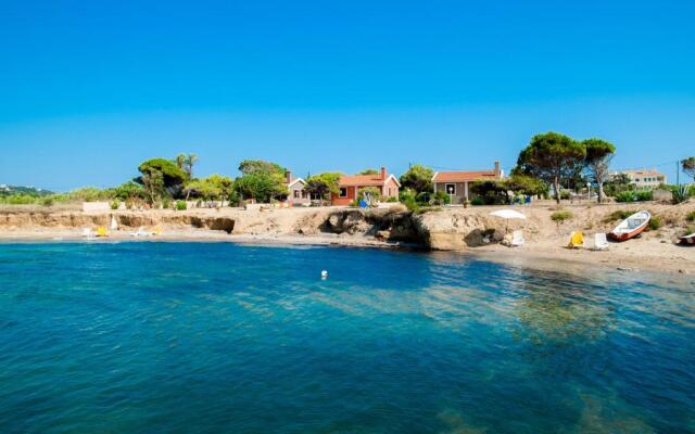 Minies Beach Villas
