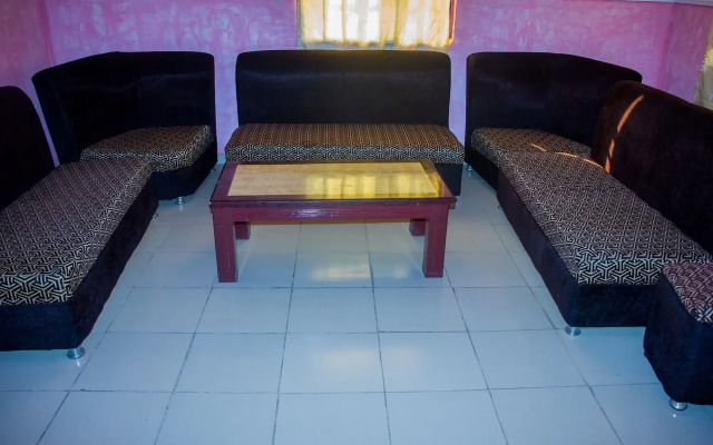 Masbat DeKings Hotel