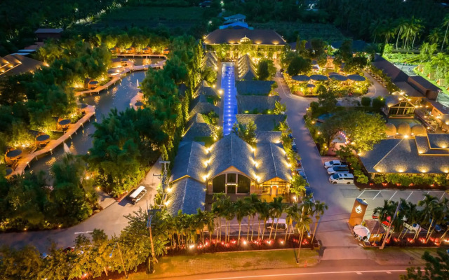 Khum Damnoen Resort