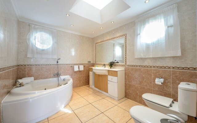 Villa Los Cuatro Arcos