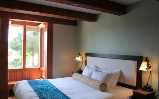 Whiskey Landing #211 Ocean's Edge by Natural Elements Vacation Rentals