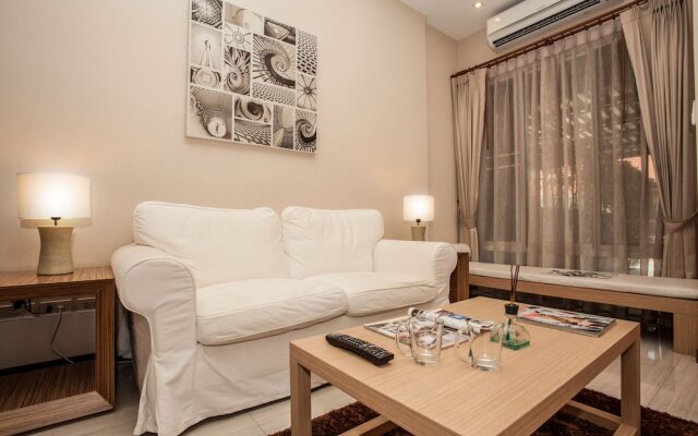 Jomtien Lamore Villa 2 Bedroom with Jacuzzi Pool