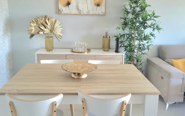 2bedroom-1bathroom-seaview-outdoorpool-petfriendly