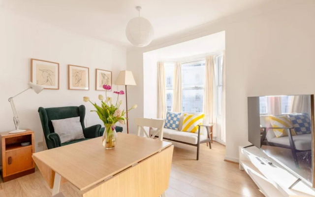 Spacious 1BD Flat 5 Mins to Paddington Station!