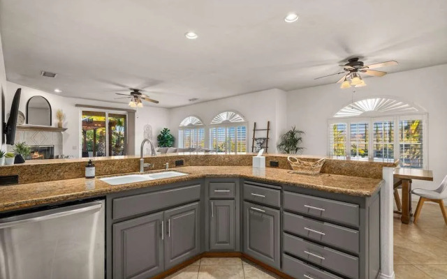 Palm View House