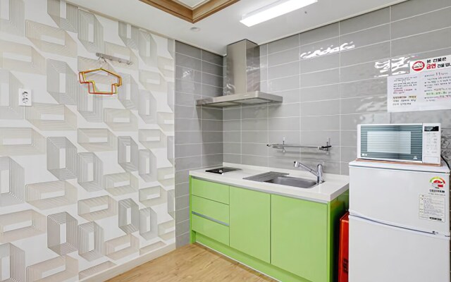 Jeju Airport Road Pension