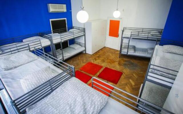 CoolTour Hostel