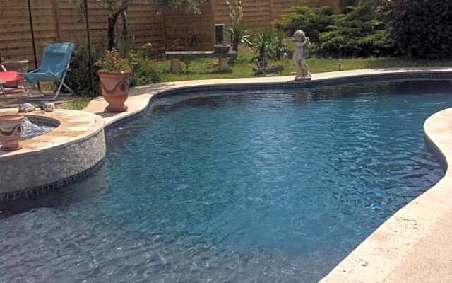 le lutin sur le toit