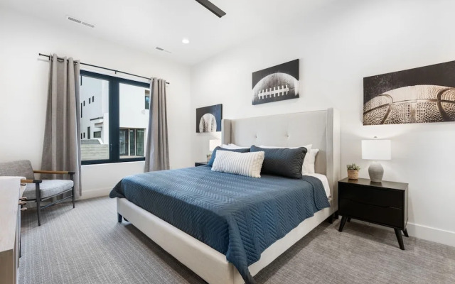 The Dugout 8 Bedroom Home