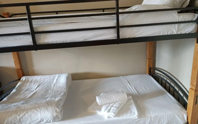 Painted Turtle Guesthouse (Hostel)
