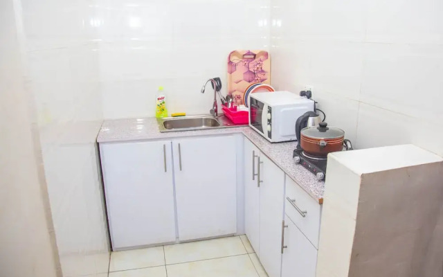 Earls Court Spintex Apartment