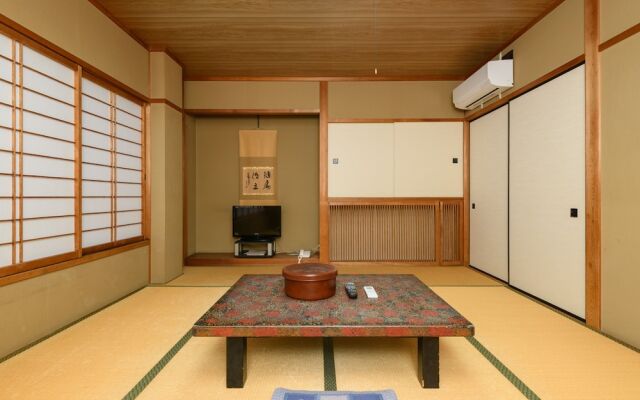 OYO 44848 Sakaeya Ryokan