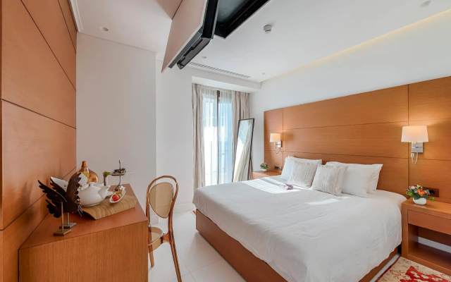 Bellevue On The Beach Suites