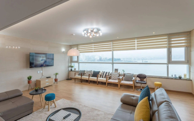Mono House Busan Songdo Beach