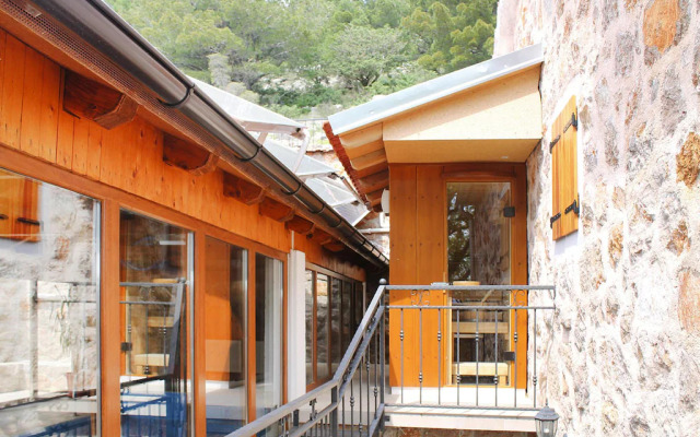 Holiday house Jucinovi Dvori, Starigrad Paklenica with pool