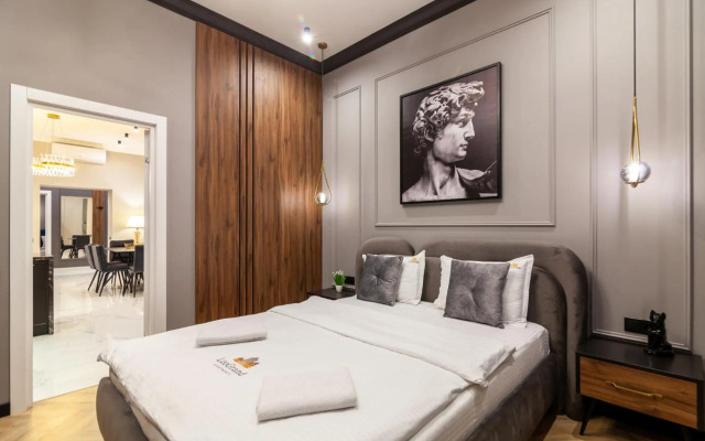 LEOGRAND Apartment on Svobody Avenue 43