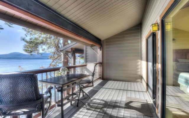 Brockway Springs Lodge Steps to Lake Access!