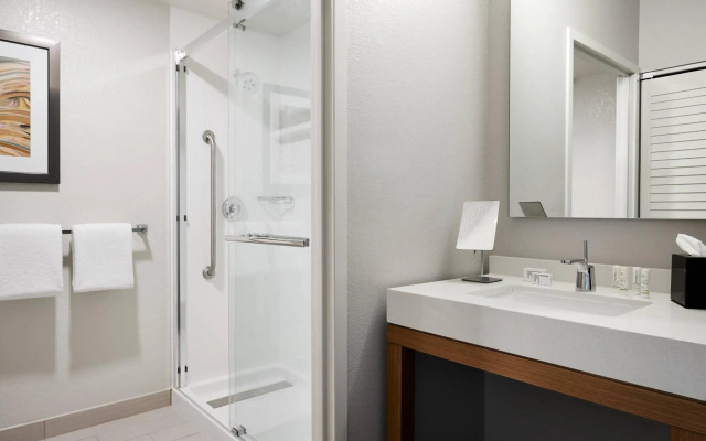 Courtyard by Marriott Milwaukee Downtown