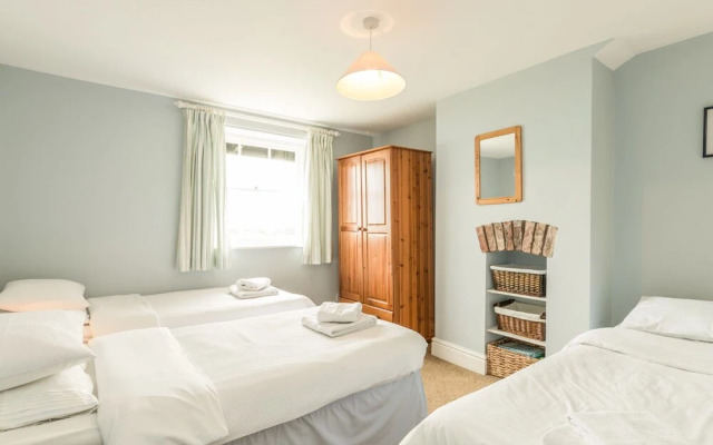 3B Coastguard Cottages