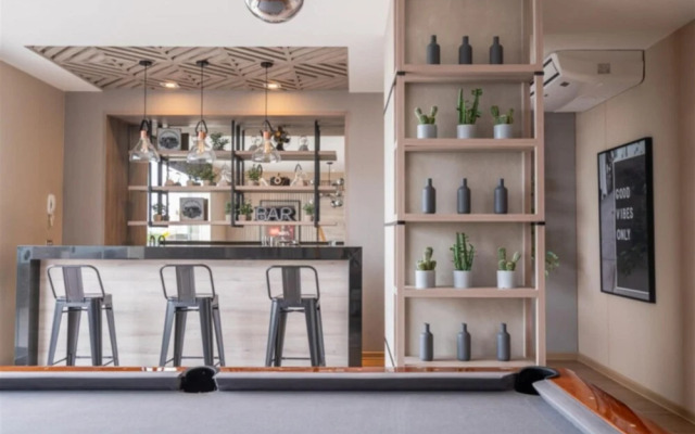 Modern 1Br New Flat w Terrace Pool Gym