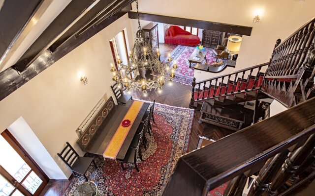 Elegant Central Large House on Lake Como