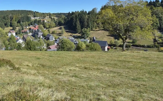 Simplistic Apartment in Suhl near Forest