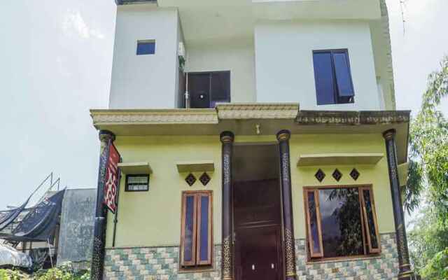 OYO 90887 Villa Sri Rejeki