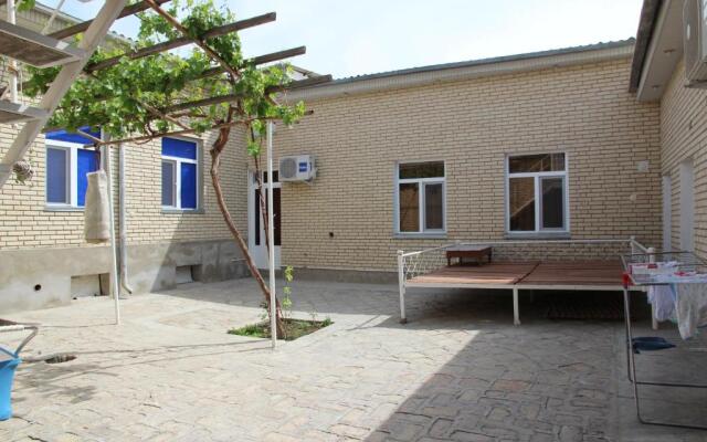 Payraviy Guest House - Hostel