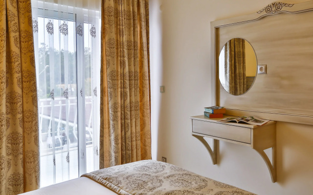 Отель Linda Beach