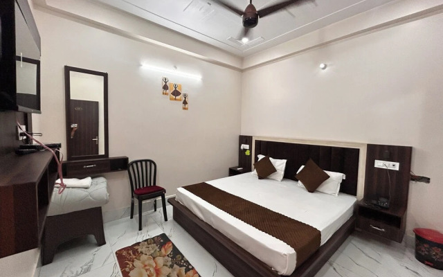 Swimming Pool Hotel G resort Near temple