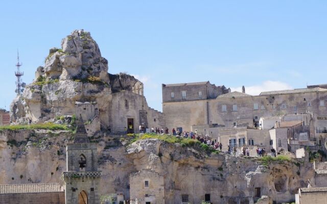 The Supercentral House