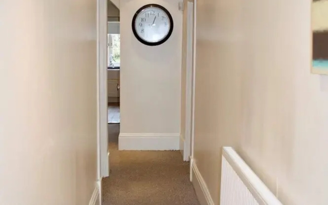 3 Bedroom Home With Garden Near Edinburgh New Town