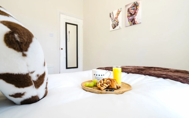 Cosy 4-bed - Sleeps 7, Garden & Pet-friendly