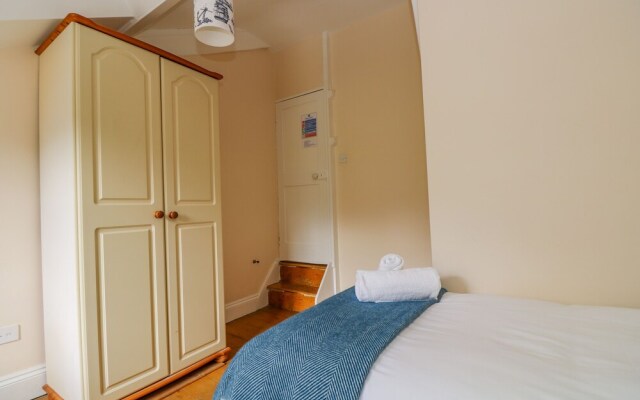1 Dormer Villas