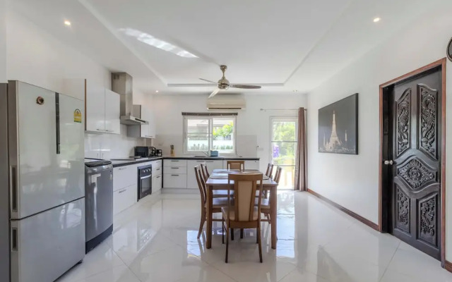3BR Close to Phuket's Best Beaches V245