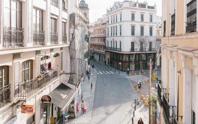 Alameda Amor Suite by Valcambre