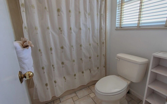 Sunshine's Hideaway by RedAwning