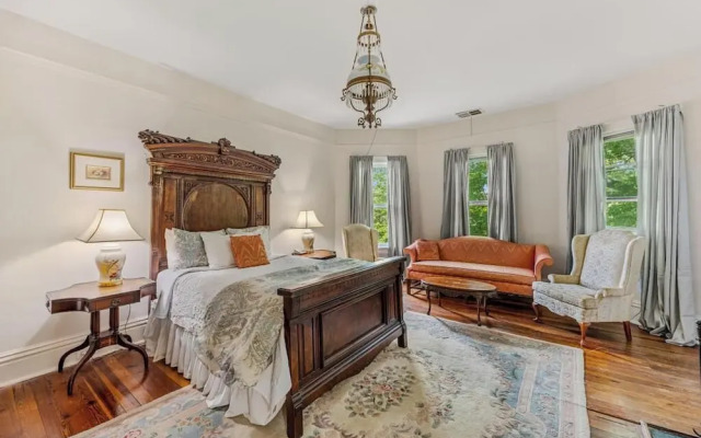 The Veranda Historic Inn